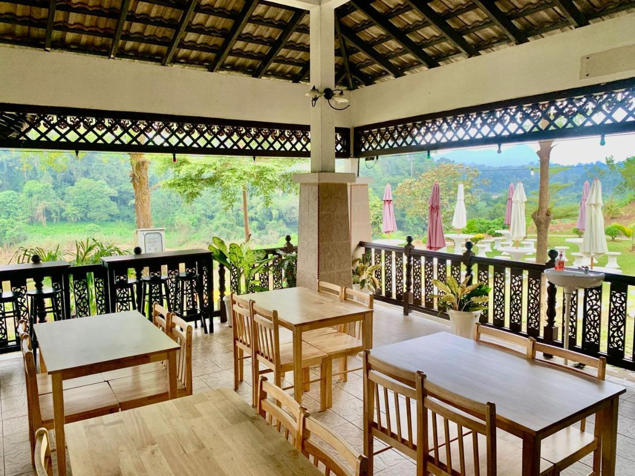 Asiacamp Taman Negara Resort Kuala Tahan Eksteriør billede